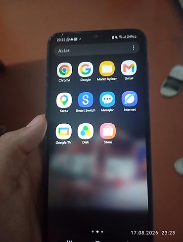 telefon alti: Samsung Galaxy A13 — 1