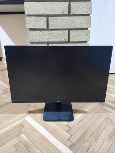 Računari, laptopovi i tableti: Monitor star 1 god Marka LG 75 herca 24 inča radi kao podmazan nigde