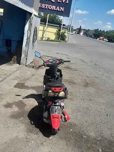 yamaha su motoru: Şəhərdaxili sürüş üçün kompakt skuter - Yanacaq növü: benzin - Gövdə — 4