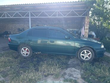 купить машину за миллион: Toyota Avensis: 1998 г., 2 л, Механика, Бензин, Седан