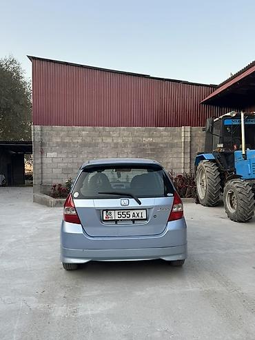 авто ру кыргызстан бишкек: Honda Fit: 2002 г., 1.4 л, Кол менен иштөөчү, Бензин, Хетчбек — 3