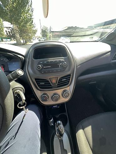 спарк 1: Chevrolet Spark: 2019 г., 1 л, Вариатор, Бензин, Хэтчбэк — 9