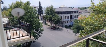 Köhnə tikili: Gəncə, 3 otaqlı, Köhnə tikili, 64 kv. m — 2