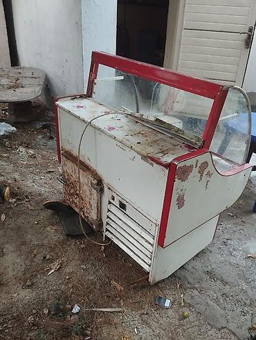 Soyuducu avadanlığı: Şüşəli vitrinli ticarət soyuducusu təqdim olunur. Bu tip avadanlıq — 2