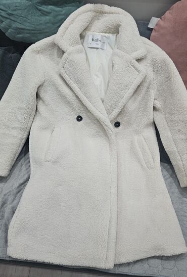 Kaputi: M, Jednobojni, Sa postavom — 3