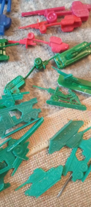 Игрушки: Сделанные в СССР раритет Набор пластиковых солдатиков и военной — 7