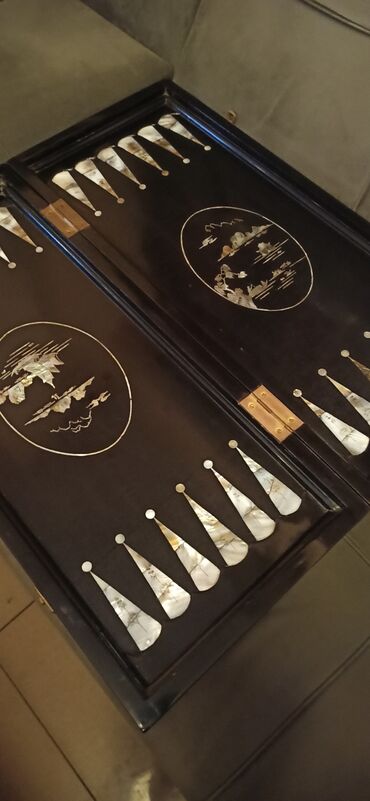 Qədim tikiş maşınları: Məhsul: Singer mexaniki tikiş maşını (antik model) Xüsusiyyətlər: - — 2