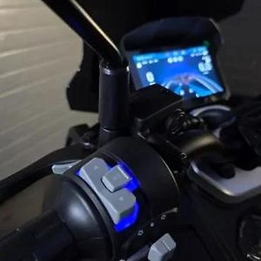 Ostali motocikli i skuteri: Sportski skuter 300 cm³ – moderni maxi dizajn - Agregat — 20