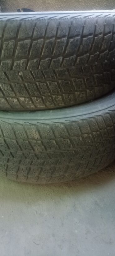 шины балоны: Продаю шину 
всесезонка 
255/60/17
сост. хорошее
цена 1800 сом за пару