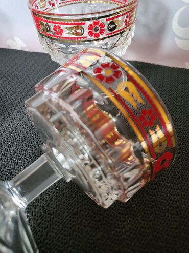 Čaše: Case nove italijanske za vino 70te. Sve na casama odsjaj od svetla na lalafo.rs — 12 Čaše: Case nove italijanske za vino 70te. Sve na casama odsjaj od svetla — 12