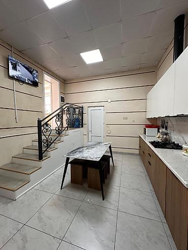 Продажа коттеджей и домов: 6 комнат, 300 м², 6 соток, Бишкек — 23