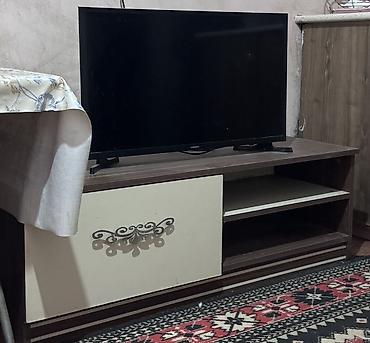Ev üçün mebel: TV stendi: - Material: ağac teksturalı laminat - Rəng: tünd qəhvəyi — 1