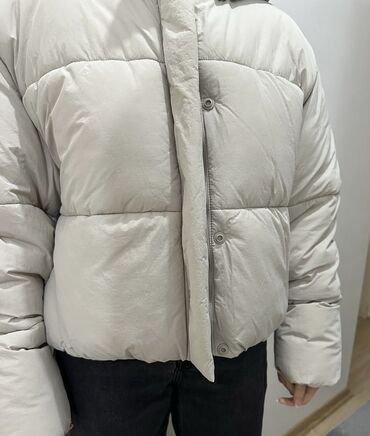 Kurtkalar: ZARA kurtka. Ekru reng s razmer (m razmere de olur) Su ve külek — 6