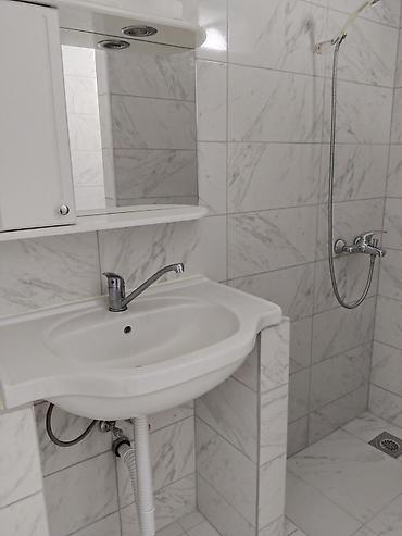 Tražim kuću za iznajmljivanje: Izdajem stan za dve studenkinje! Podbara, centar grada Novog Sada. Za — 11