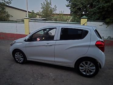 телефон авто: Chevrolet Spark: 2022 г., 1 л, Автомат, Бензин, Хэтчбэк — 5