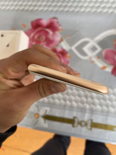 Apple iPhone: IPhone 8, 64 GB, Rose Gold, Barmaq izi — 8