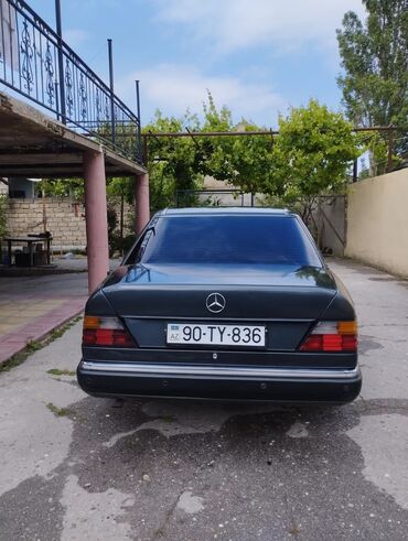 Mercedes-Benz: Mercedes-Benz E 250: 2.5 l | 1993 il Sedan -da lalafo.az — 13 Mercedes-Benz: Mercedes-Benz E 250: 2.5 l | 1993 il Sedan — 13