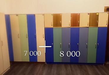 Пластиковые столы: Набор разнородных товаров: 1) Прямоугольный стол светлого цвета - — 18
