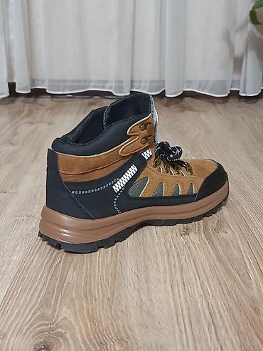 bot 384: Продаю ботинки, осенние ⛈️ Новые, вообще не ношенные ✅ Я сам только — 3