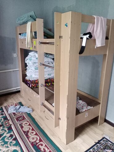 Другая мебель: 2 ярусный кровать сатылат.1.97*0.87 сом.матрастары менен.баасы 1000 at lalafo.kg Другая мебель: 2 ярусный кровать сатылат.1.97*0.87 сом.матрастары менен.баасы 1000