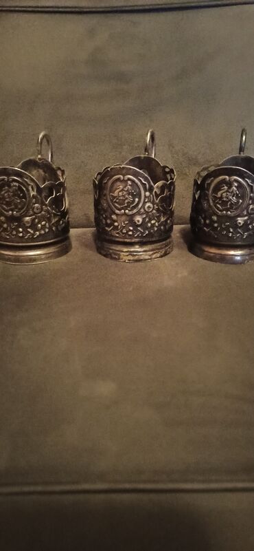 Əntiq qablar: Antik dekor kolleksiyası – 4 ədəd 1) Emallı metal fincan altlıq/şüşə — 18