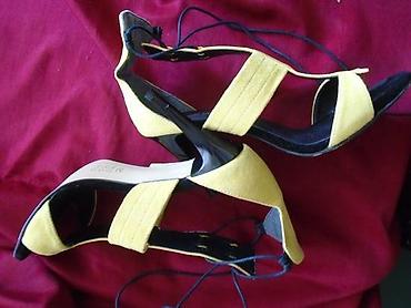 zelene starke converse: Sandale La Perla, broj 40, kombinacija prevrnute i glatke kože. Visina — 2