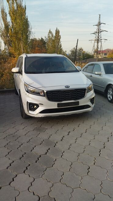 купить маленькую машину недорого: Kia Carnival: 2020 г., Вэн/Минивэн