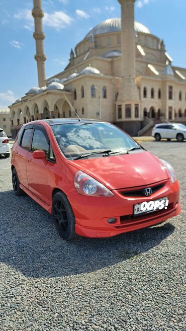 купить машину: Honda Fit: 2003 г., 1.3 л, Вариатор, Бензин, Седан