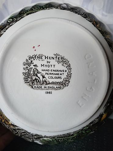 Ostali antikviteti: Cinija sa poklopcem engleska The Hunter Myott 1982 godina. Engleska na lalafo.rs — 15 Ostali antikviteti: Cinija sa poklopcem engleska The Hunter Myott 1982 godina. Engleska — 15