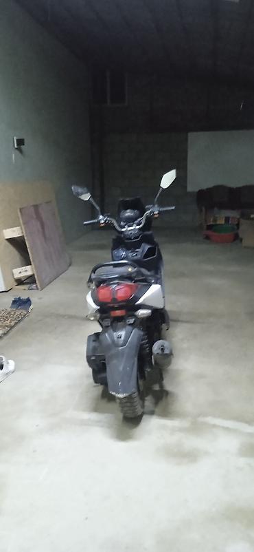 t max: Скутер городского типа, ориентировочно 50–150 см³. Агрессивный дизайн — 2