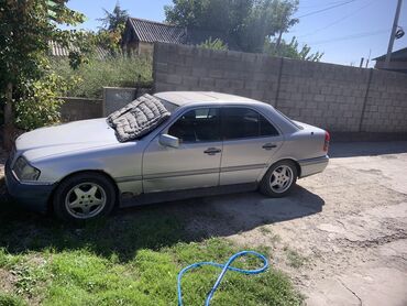 авто машина сатылат: Mercedes-Benz C 180: 1993 г., 1.8 л, Автомат, Бензин, Хетчбек