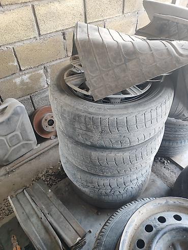 Другие автозапчасти: Продаю запчасти на 124 есть передние капот четыре колеса пятнадцатых — 6