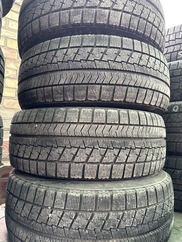 Шины: Шины 215 / 45 / R 17, Зима, Б/у, Комплект, Легковые, Bridgestone