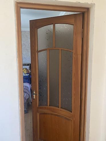 Taxta interyer qapısı – şüşəli model - Material: təbii ağac