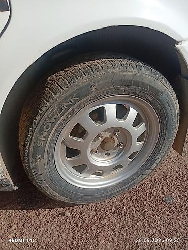 70 сом: Audi 100: 1992 г., 2.3 л, Кол менен иштөөчү, Бензин, Седан — 1