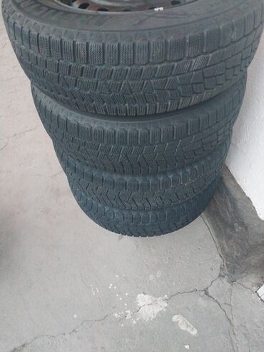 доголок 14: Шины 185 / 70 / R 14, Зима, Б/у, Комплект, Легковые, Китай, Maxxis