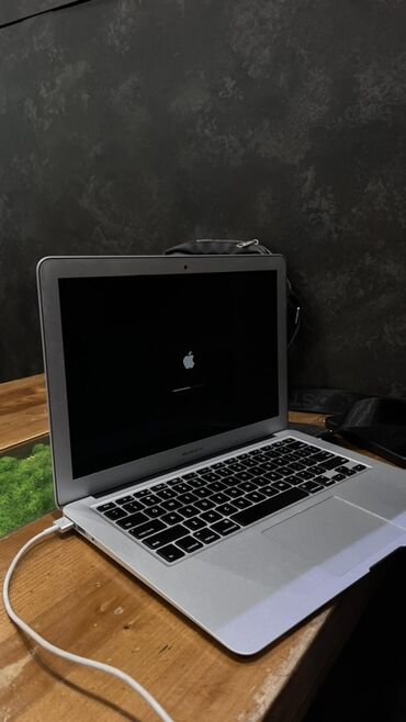 купить макбук эйр бу: Ультрабук, Apple, 8 ГБ ОЗУ, Intel Core i7, 13.3 ", Б/у, Для несложных задач