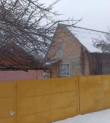 Продажа коттеджей и домов: Продаётся жилой дом с просторными комнатами и большим участком, а — 4