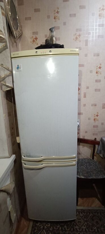 Холодильники: Холодильник Samsung, Б/у, Двухкамерный, 65 * 180 *