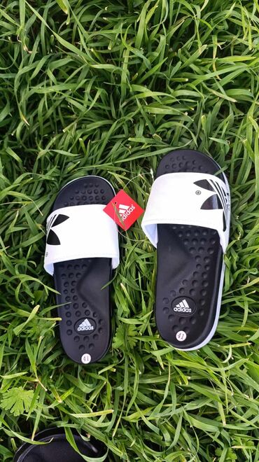 vojna obuca novi sad: Adidas papuče (memorijska pena) Brojevi : 41-46 NOVO Dostava na kućnu