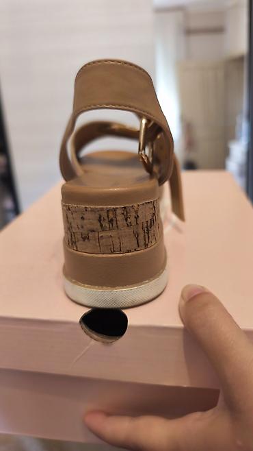 ugg 36 mini: Deichman sandale, samo par puta nosene, bez ikakvih ostecenja — 2