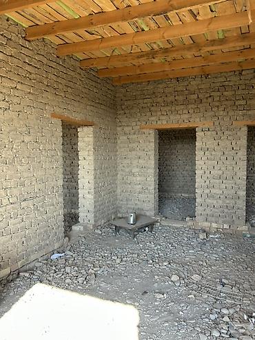 жилой гараж: 4 комнаты, 12 м², 5 соток, Манас (Джалал-Абад), Собственник — 5