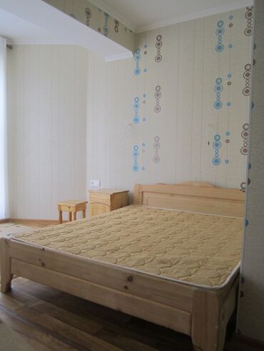 двуспальные деревянные кровати: Кровать, Б/у