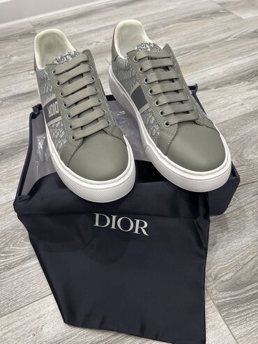 сеточный обувь: Кеды DIOR👟
Качество PREMIUM 🤩
43 размер