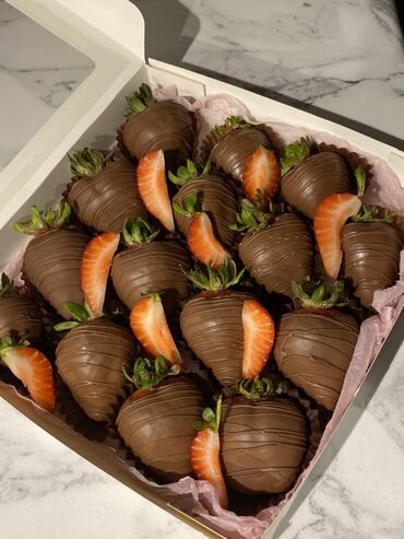 стол кровать: Клубника В розницу