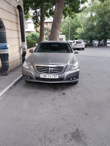 kia azerbaycanda satisi: Mercedes-Benz E 220: 2.2 л | 2010 г. Седан