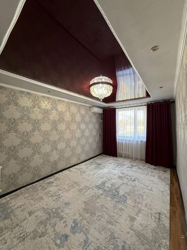 продаю полдома районе пишпек: 3 комнаты, 55 м², 105 серия, 3 этаж, Косметический ремонт