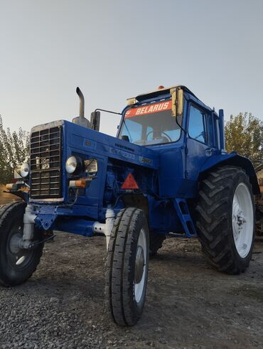 Traktorlar: BELARUS 80.1 təkərli traktor Xüsusiyyətlər: - Güclü dizel mühərrik — 2