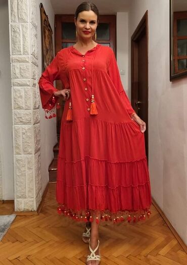 Haljine: Obim grudi 128cm
Duzina 135
Viskoza 100%
5100 din na lalafo.rs — 6 Haljine: Obim grudi 128cm
Duzina 135
Viskoza 100%
5100 din — 6