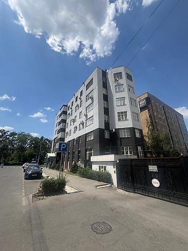 Долгосрочная аренда квартир: В аренду сдается просторная 3х комнатная квартира в центре города + — 30